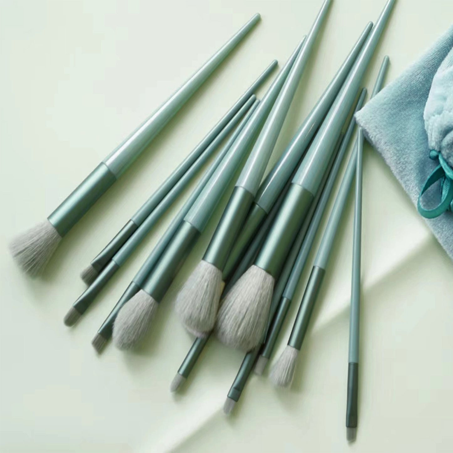 13 Pcs Professional Makeup Brushes, Eyeshadow Brushes, Blush Brushes